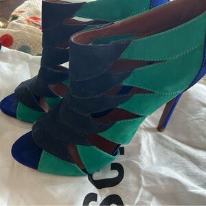 SCHUTZ Loja stilletto cut-out bootie/heels w/box and cloth bag